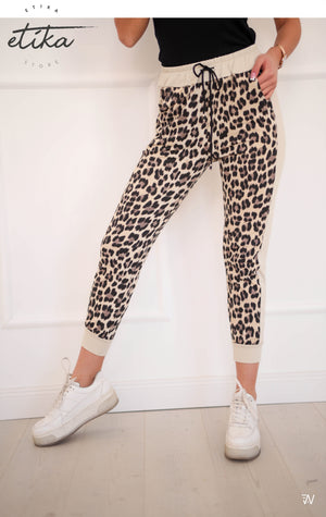Leopard jogging nadrág